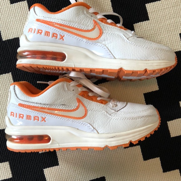 white nike air max size 7